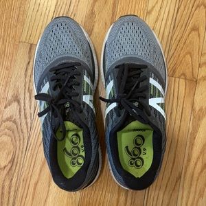 New Balance 860 V.9 Running Sneakers